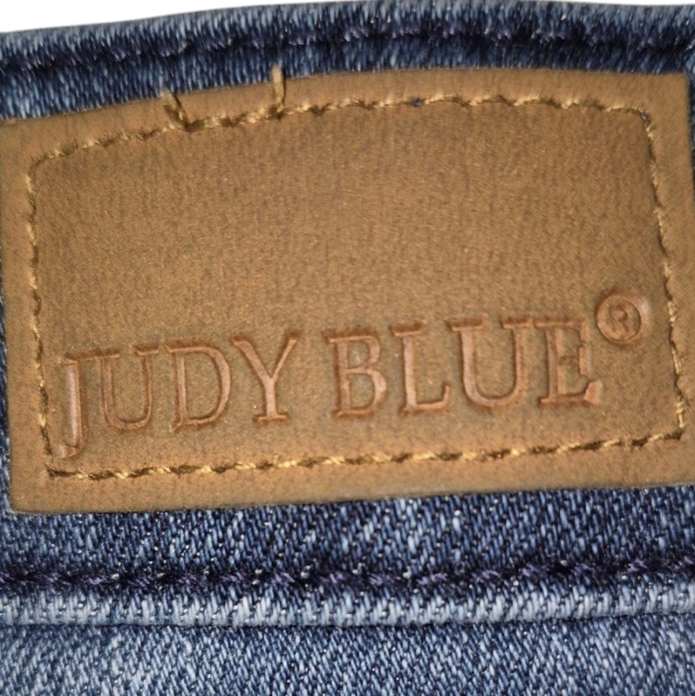 Judy Blue speckled relaxed fit skinny jeans - Picture 2 of 10